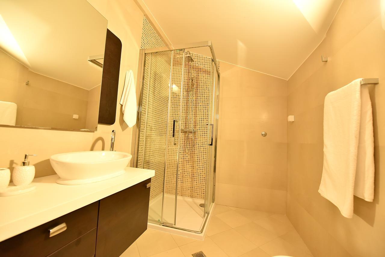 Maniva Penthouse By The Sea Apartment โกตอร์ ภายนอก รูปภาพ