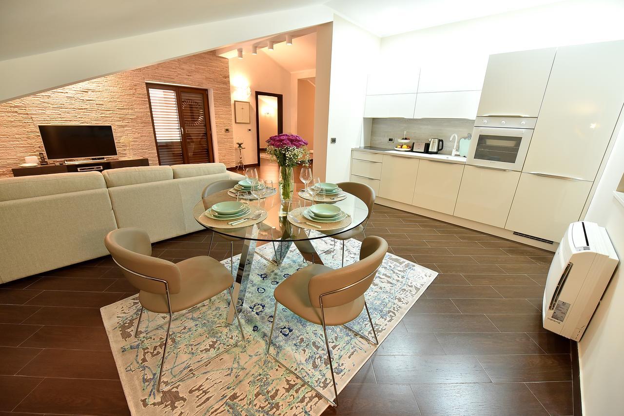 Maniva Penthouse By The Sea Apartment โกตอร์ ภายนอก รูปภาพ