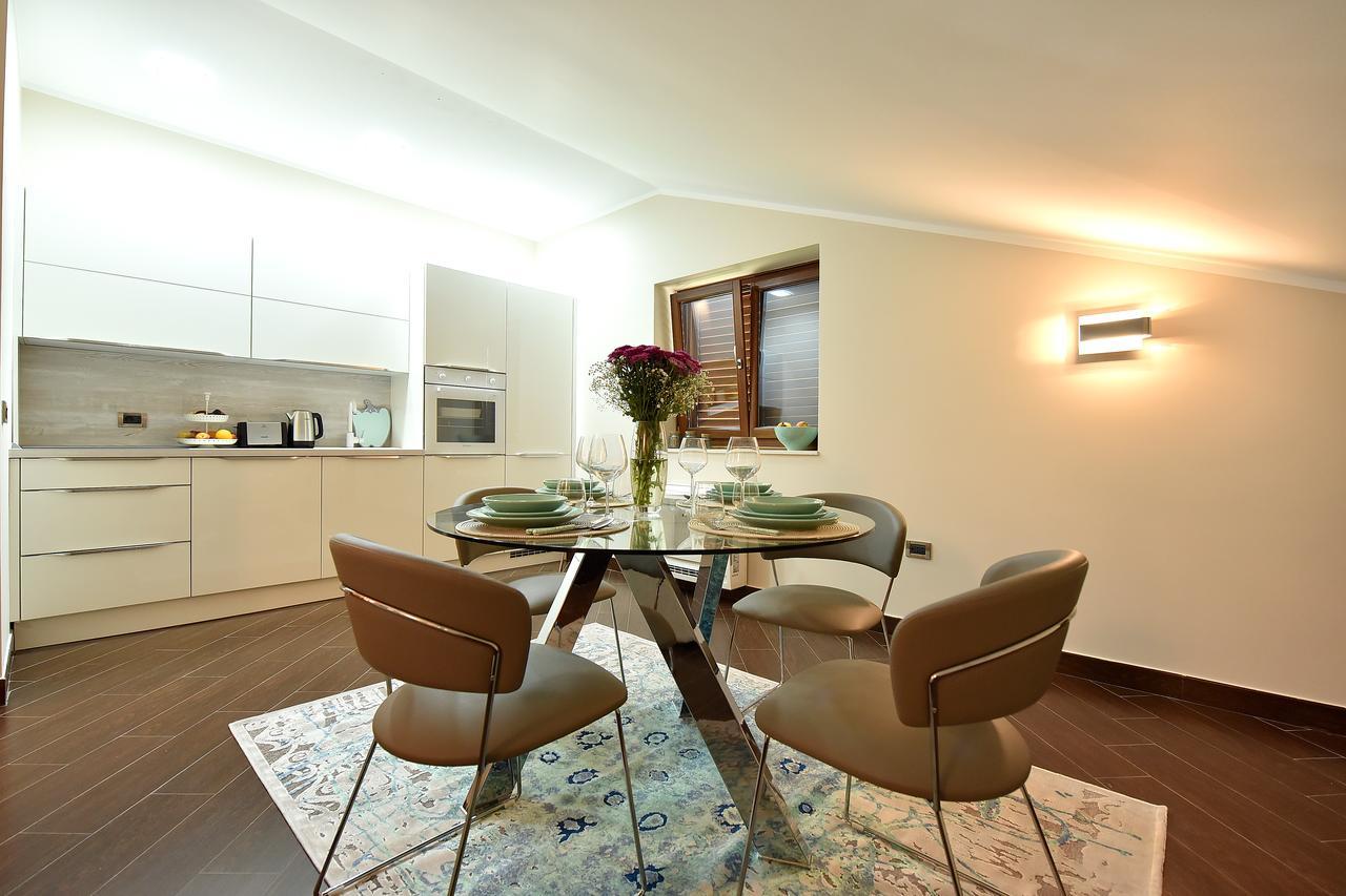 Maniva Penthouse By The Sea Apartment โกตอร์ ภายนอก รูปภาพ