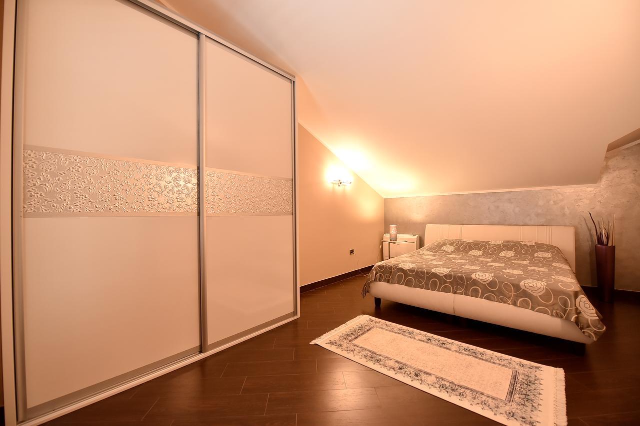 Maniva Penthouse By The Sea Apartment โกตอร์ ภายนอก รูปภาพ