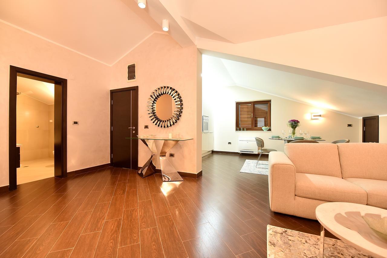 Maniva Penthouse By The Sea Apartment โกตอร์ ภายนอก รูปภาพ