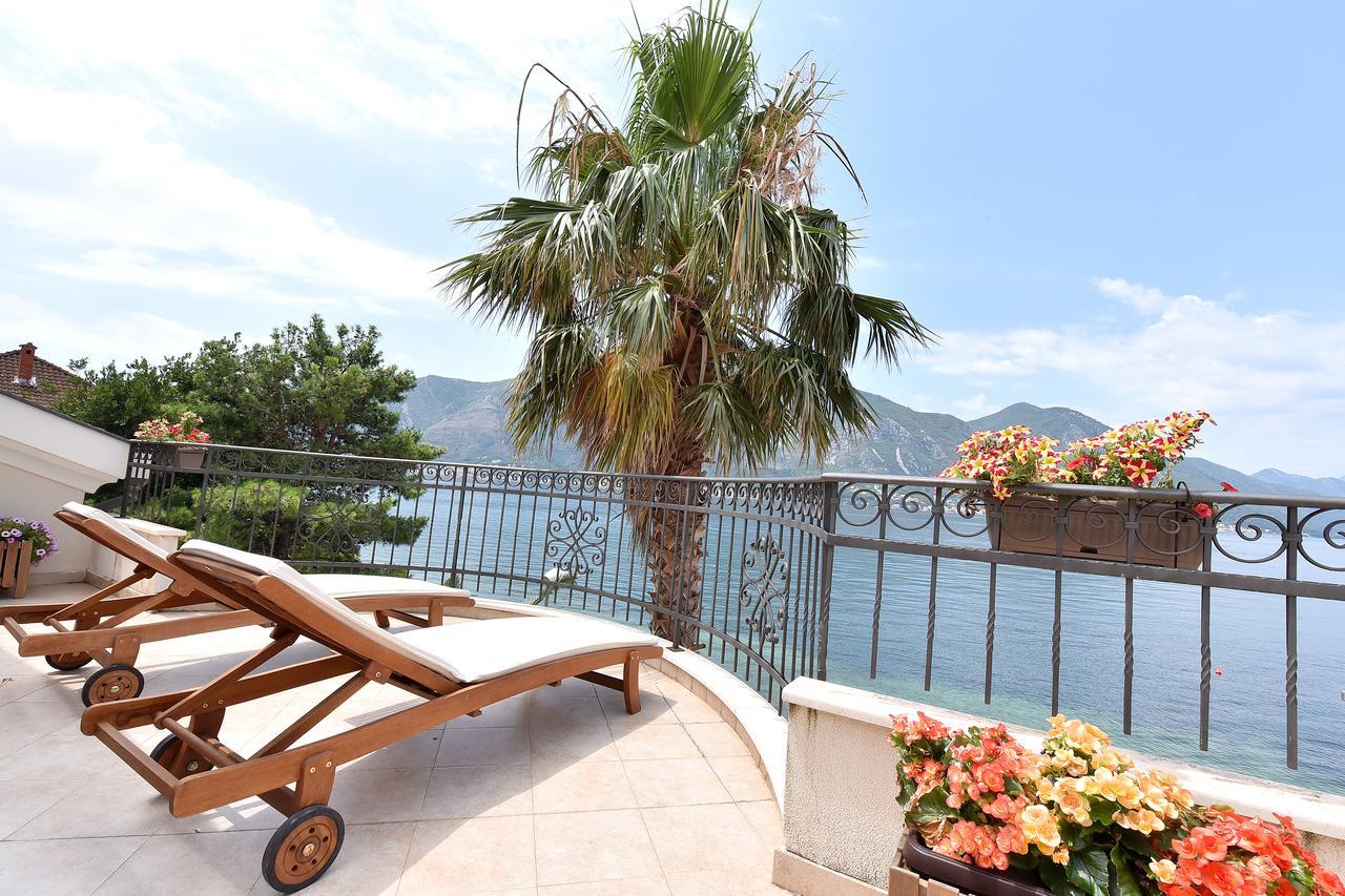 Maniva Penthouse By The Sea Apartment โกตอร์ ภายนอก รูปภาพ