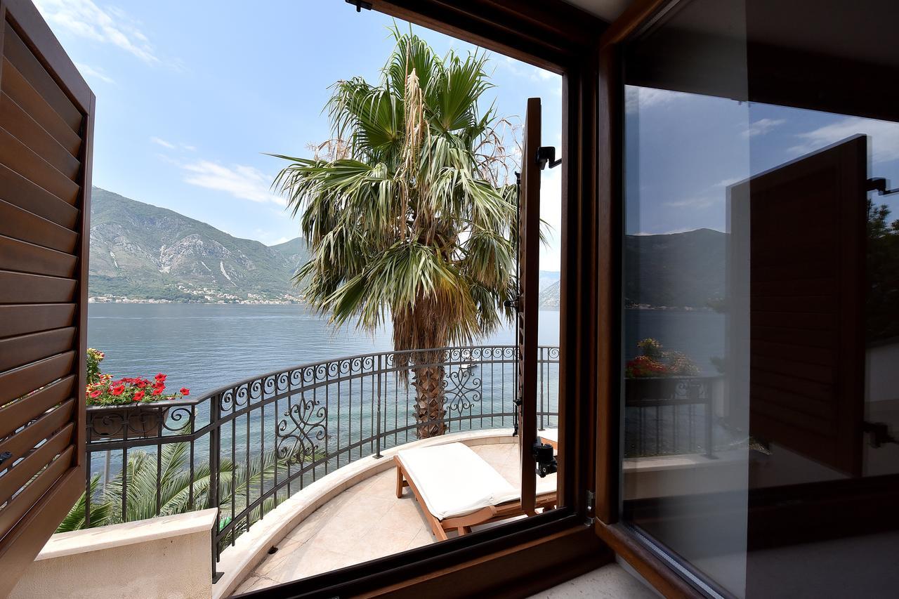 Maniva Penthouse By The Sea Apartment โกตอร์ ภายนอก รูปภาพ